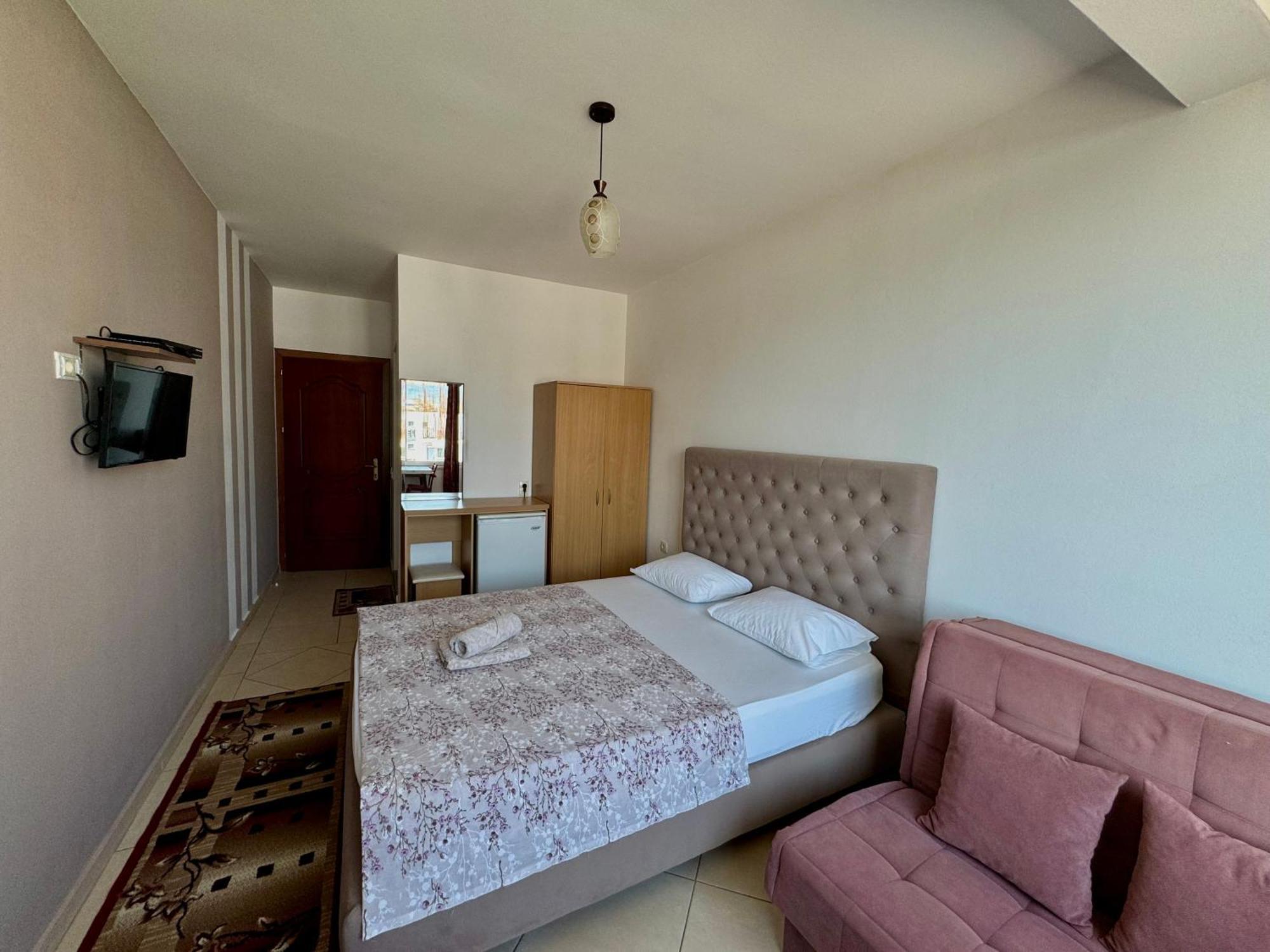 Apartments Cobi Ulcinj Ruang foto