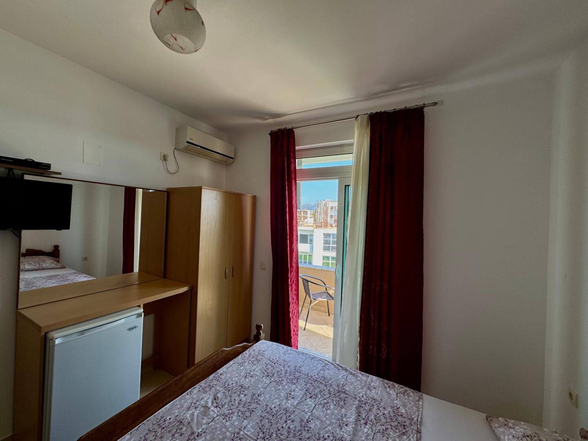Apartments Cobi Ulcinj Ruang foto