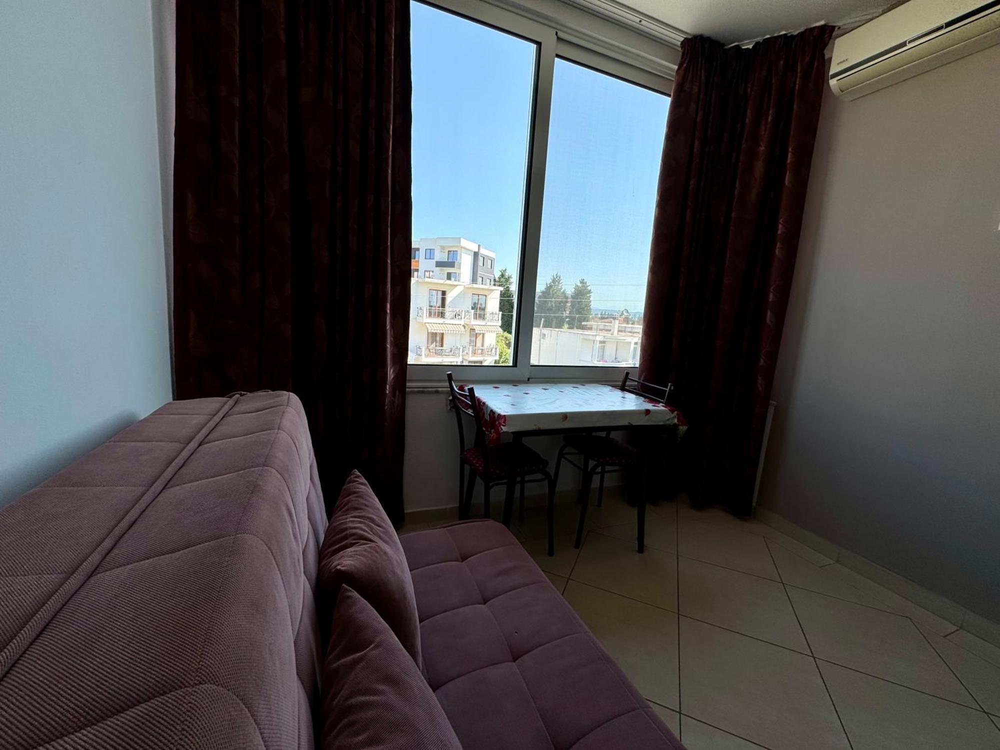 Apartments Cobi Ulcinj Ruang foto