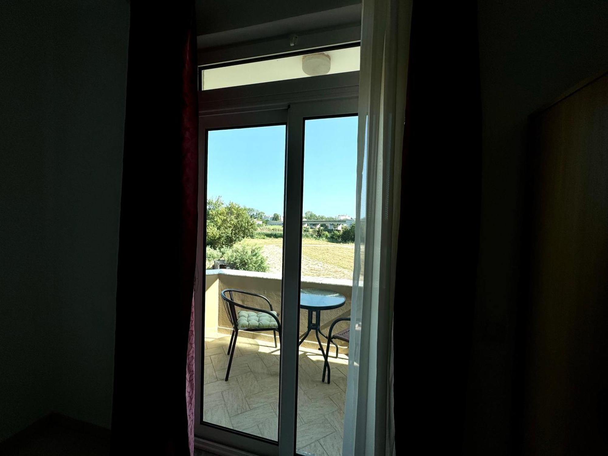 Apartments Cobi Ulcinj Ruang foto