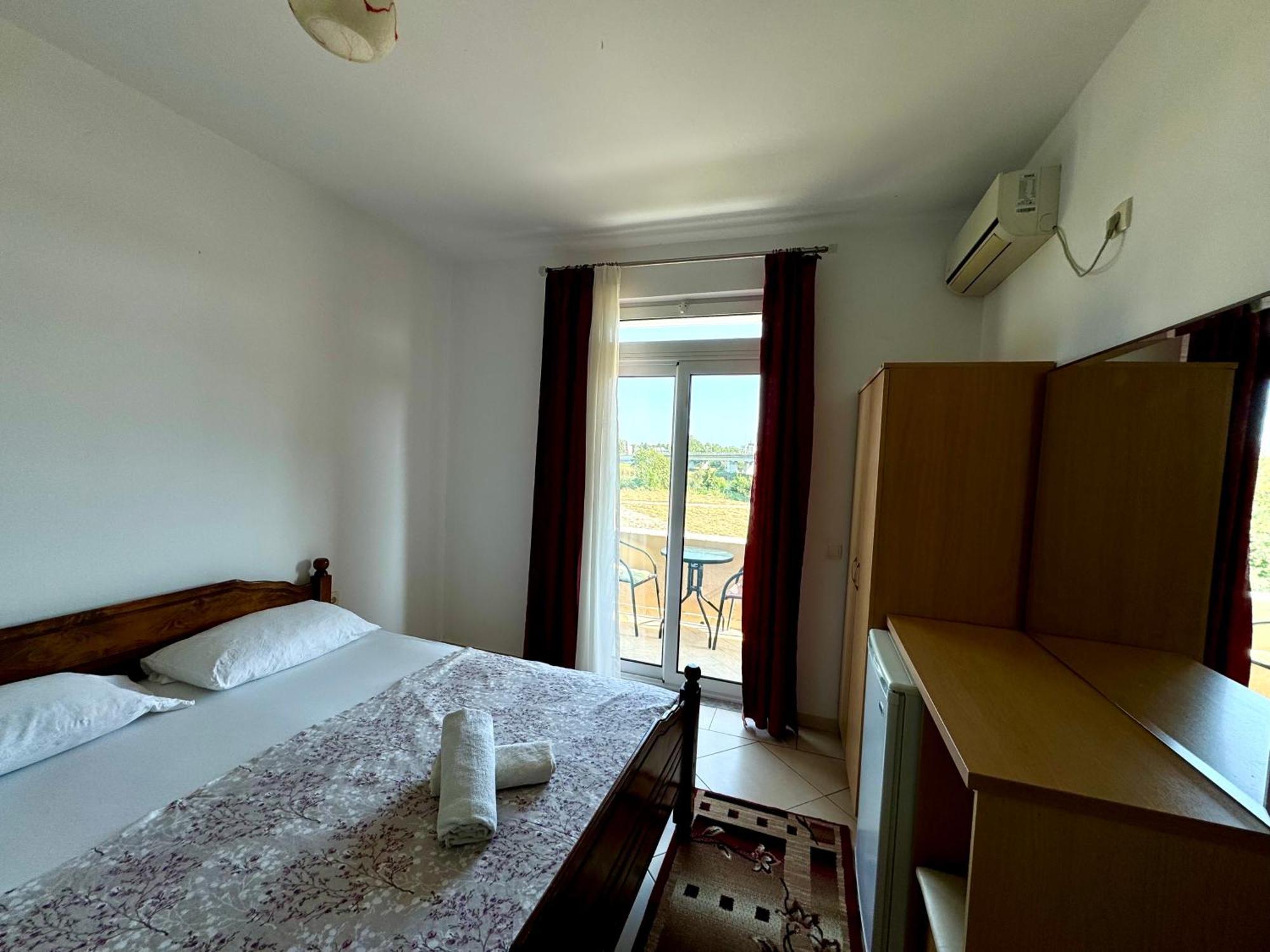Apartments Cobi Ulcinj Ruang foto