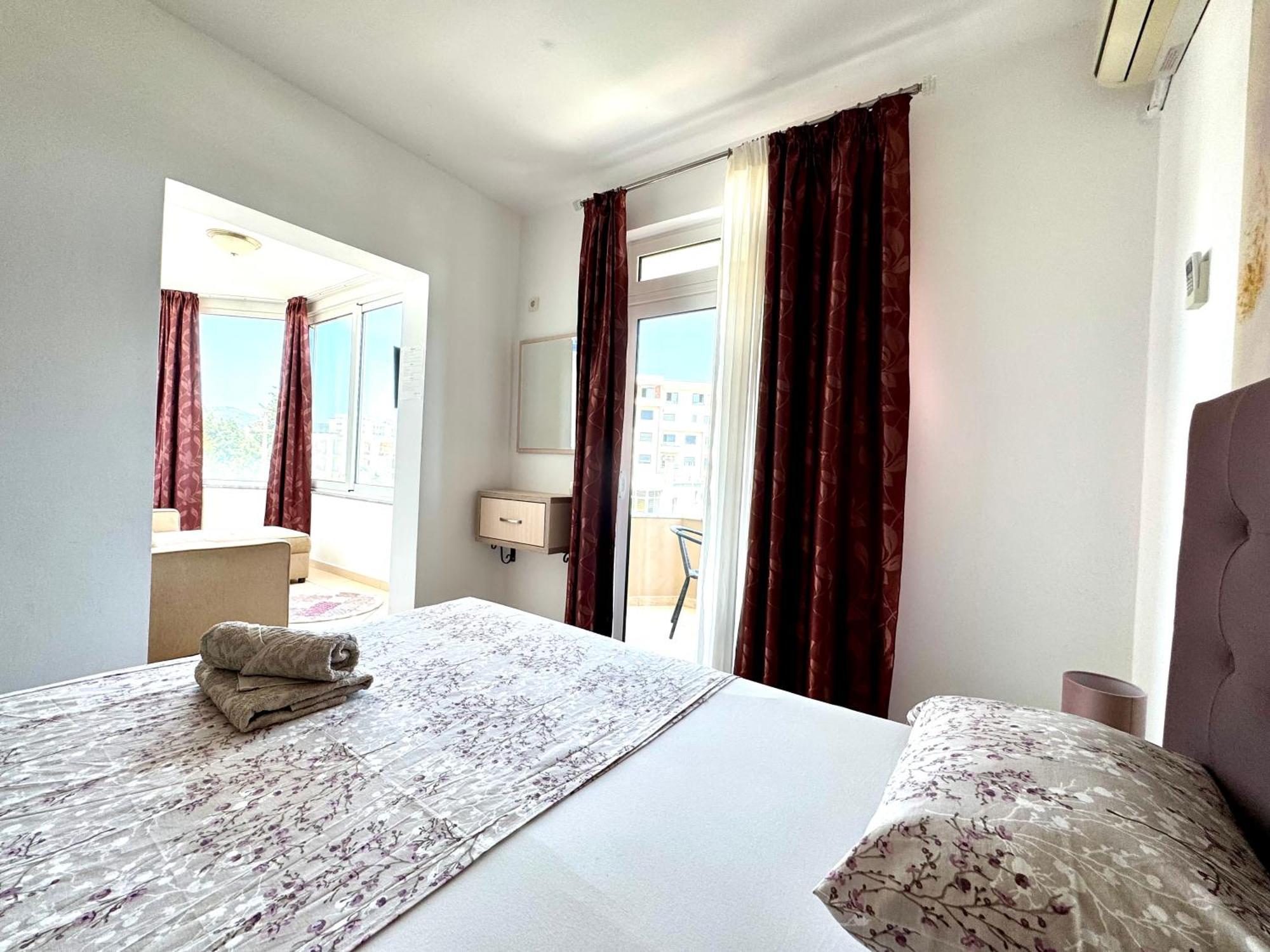 Apartments Cobi Ulcinj Ruang foto
