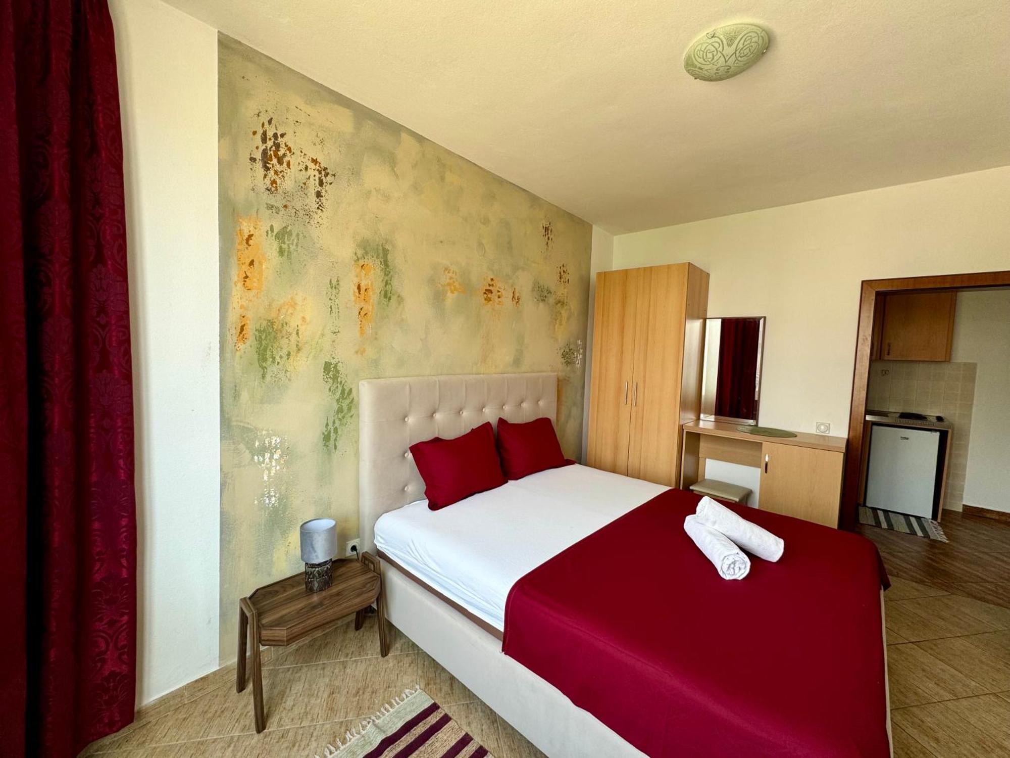 Apartments Cobi Ulcinj Bagian luar foto