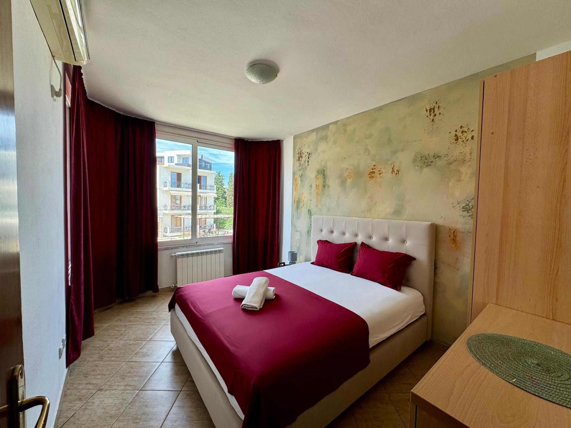 Apartments Cobi Ulcinj Bagian luar foto